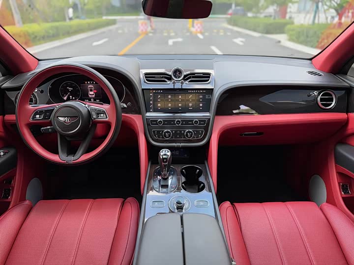 Фото 9 - Bentley Bentayga