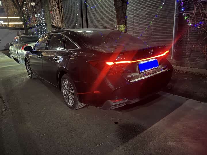 Фото 4 - Toyota Avalon