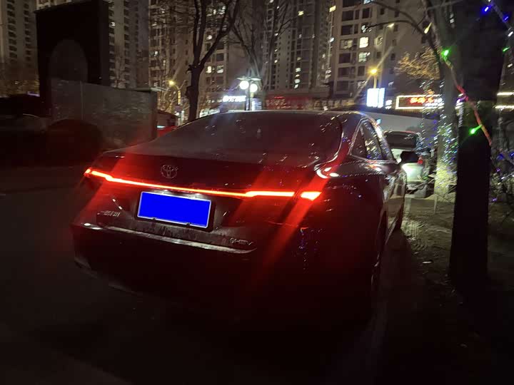 Фото 6 - Toyota Avalon