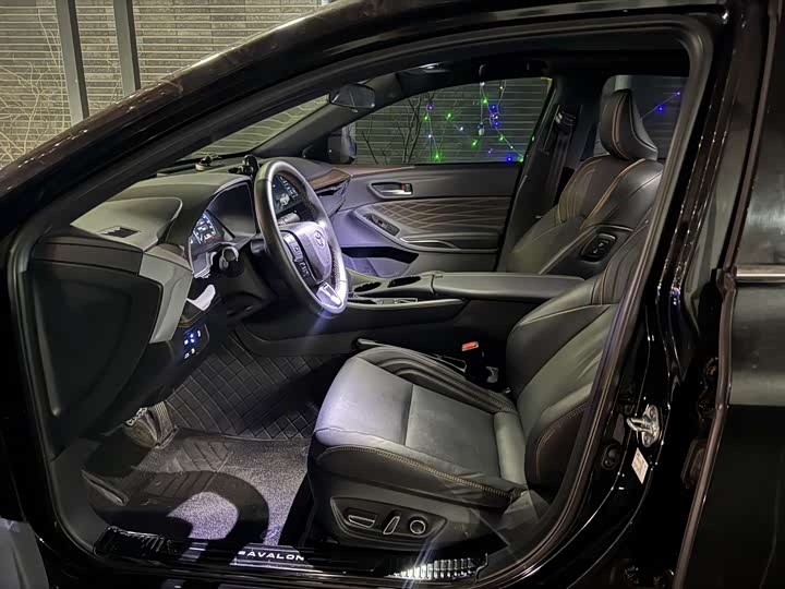 Фото 7 - Toyota Avalon