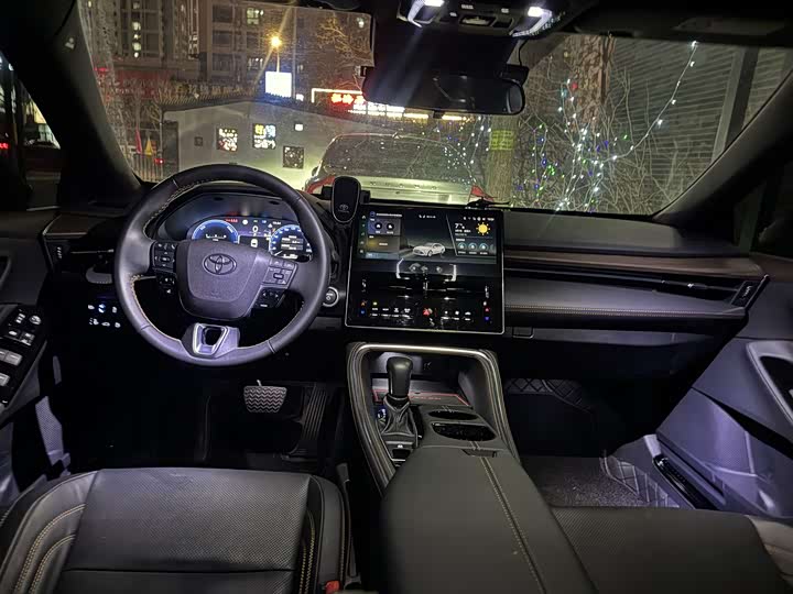 Фото 8 - Toyota Avalon