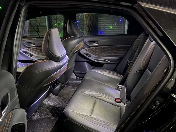 Фото 9 - Toyota Avalon