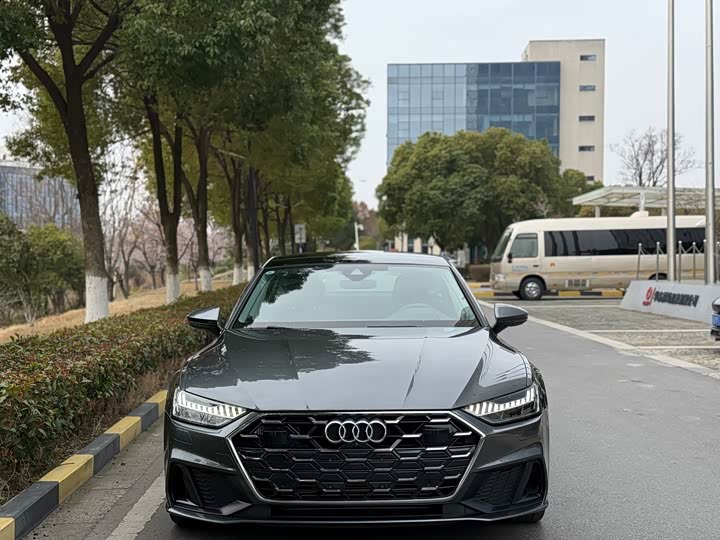 Фото 2 - Audi A7