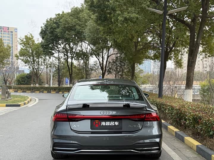 Фото 5 - Audi A7