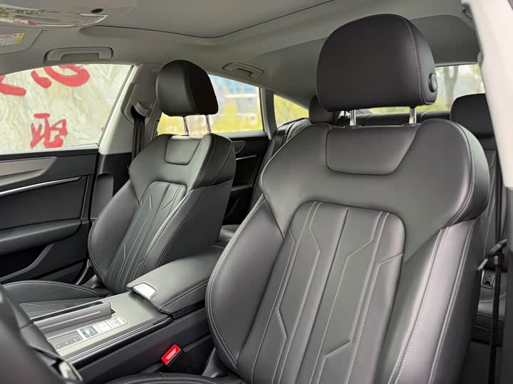 Фото 8 - Audi A7