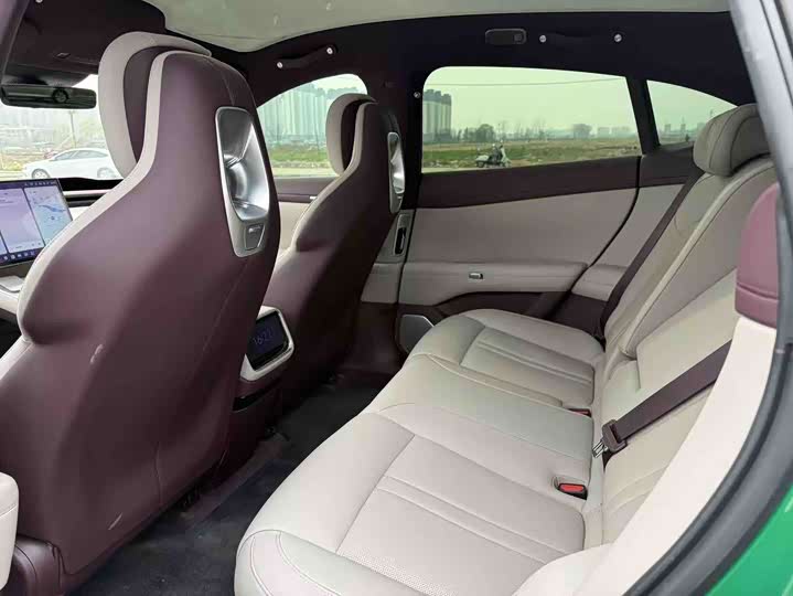 Фото 4 - Xiaomi YU7