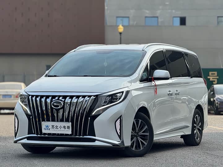 Фото 2 - GAC Trumpchi M8