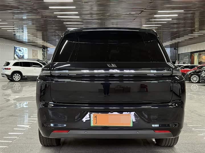 Фото 8 - LiXiang L8