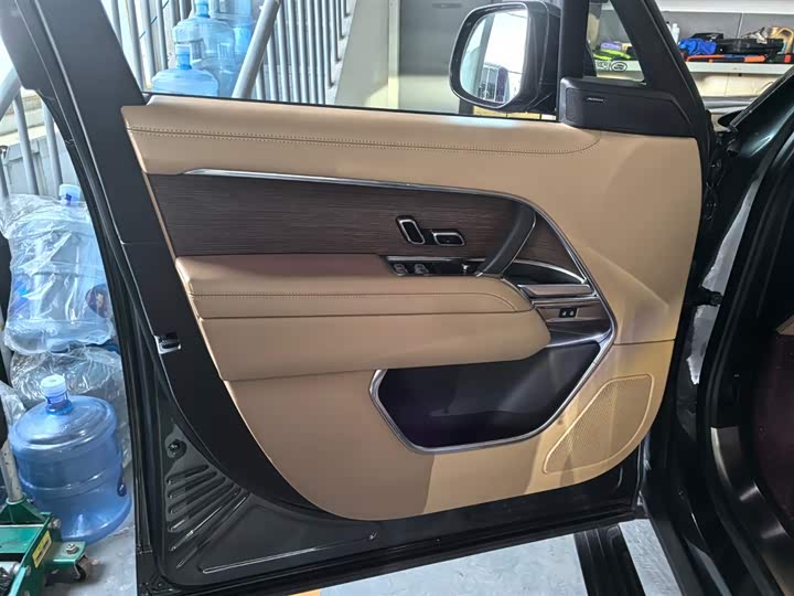 Photo 4 - Land Rover Range Rover