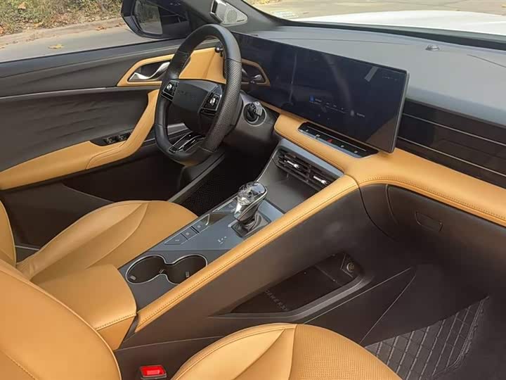 Фото 4 - Roewe RX5