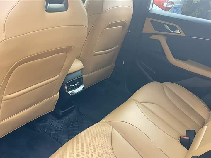 Фото 9 - Roewe RX5