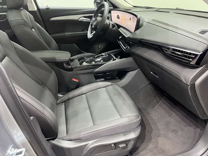 Фото 9 - Buick Envision S