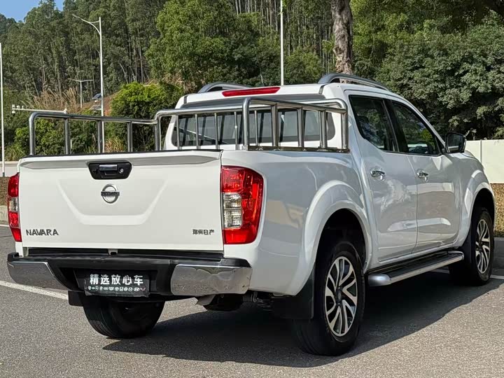 Фото 4 - Nissan Navara