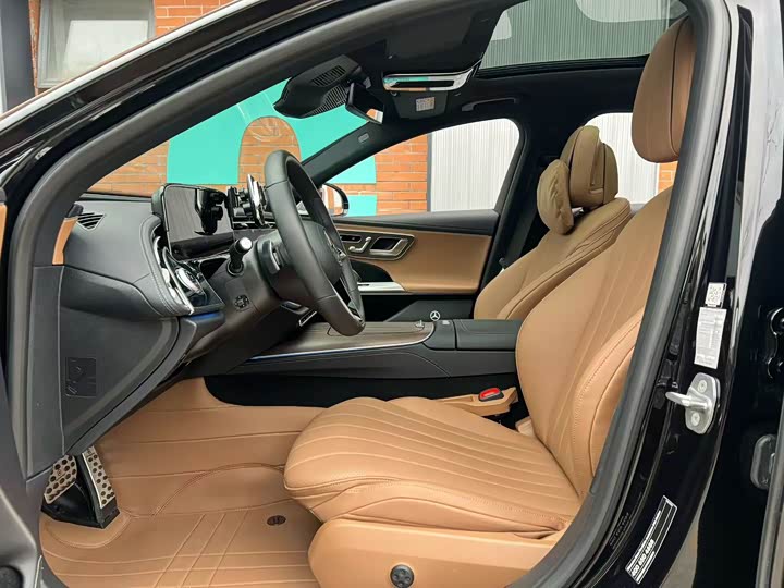 Фото 3 - Mercedes-Benz E-Class