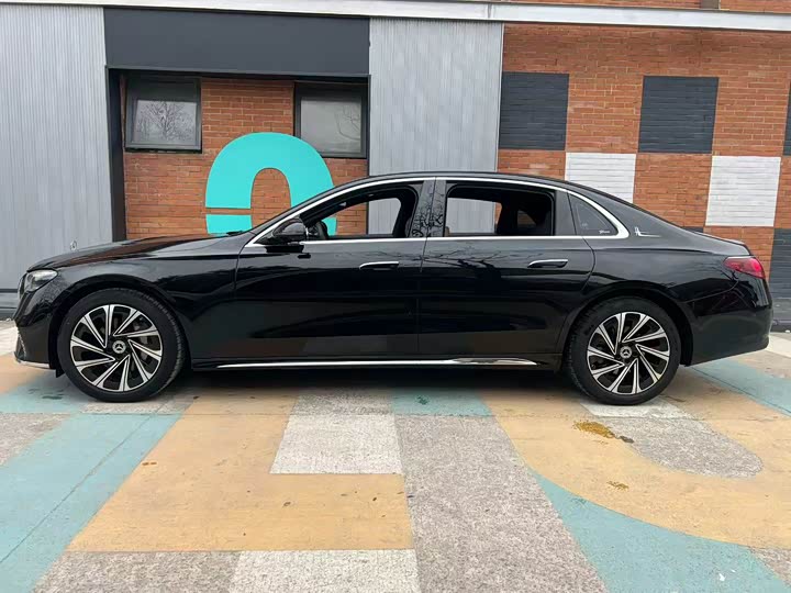 Фото 7 - Mercedes-Benz E-Class