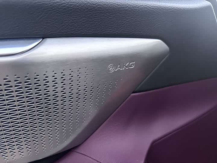 Фото 8 - Cadillac CT6