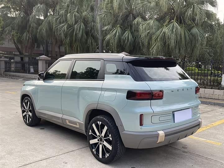 Фото 9 - Geely Icon