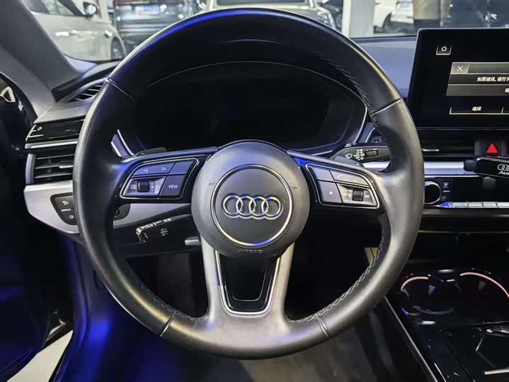Фото 5 - Audi A5