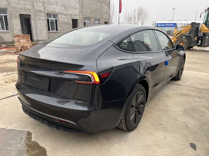 Photo 8 - Tesla Model 3