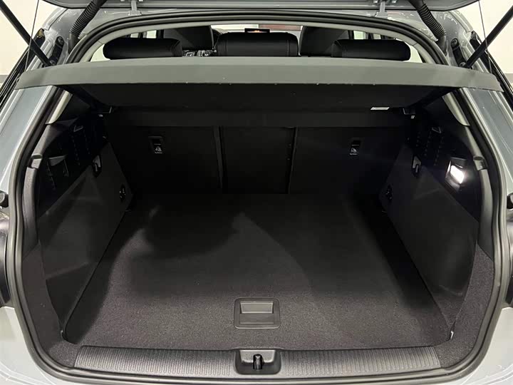 Фото 7 - Audi Q2L