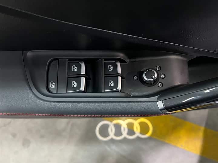 Фото 9 - Audi Q2L