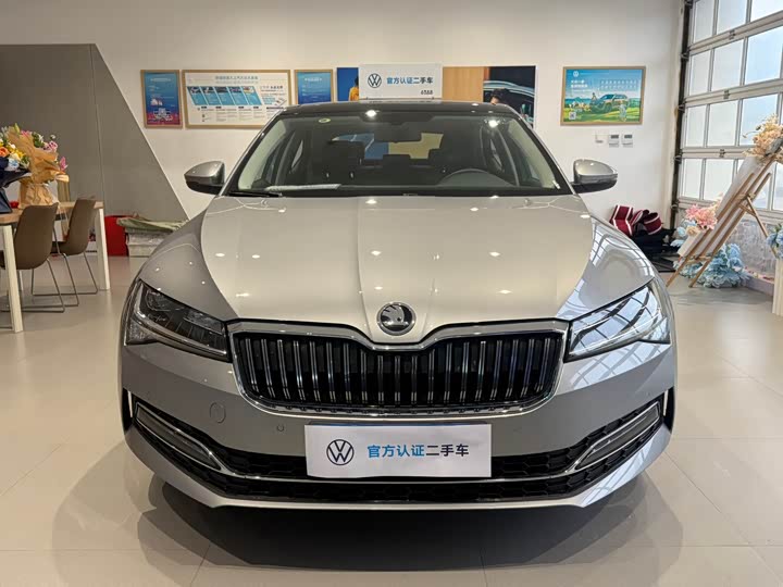 Фото 2 - Skoda Superb