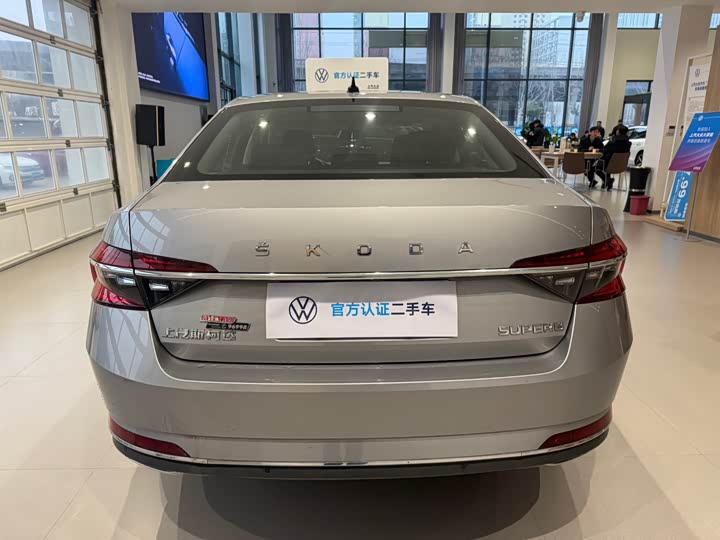 Фото 7 - Skoda Superb