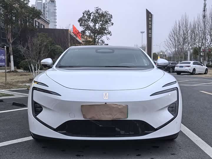 Фото 2 - Avatr 12