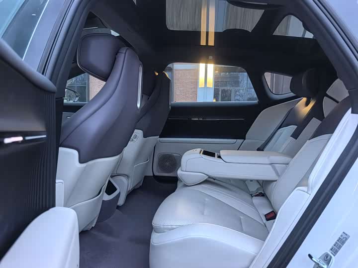 Фото 6 - Avatr 12