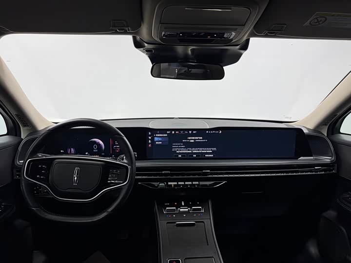 Photo 6 - Lincoln Corsair