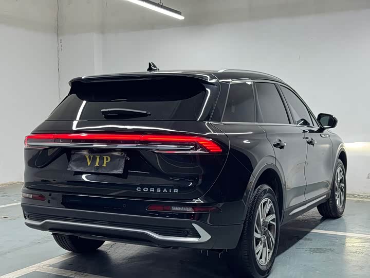 Photo 8 - Lincoln Corsair