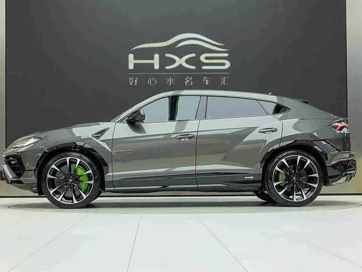 Photo 5 - Lamborghini Urus