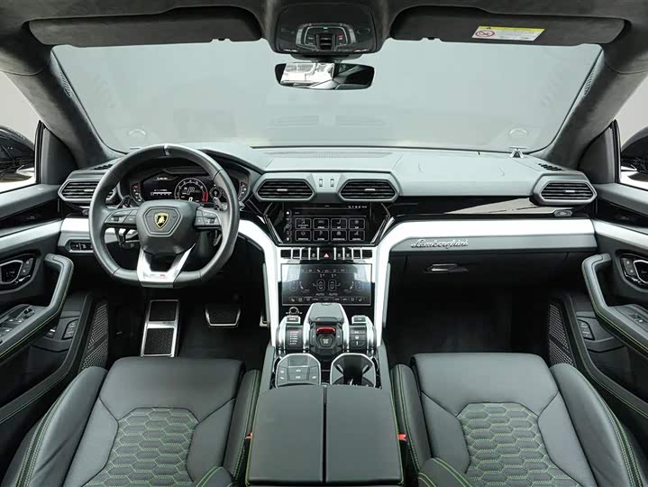 Photo 6 - Lamborghini Urus