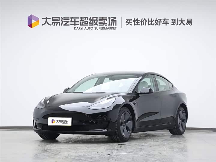 Фото 1 - Tesla Model 3