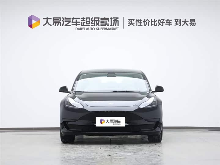 Фото 2 - Tesla Model 3