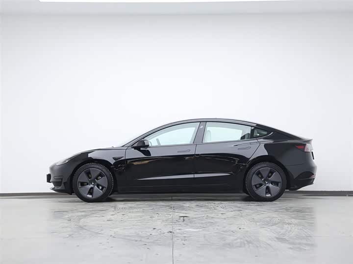 Фото 5 - Tesla Model 3