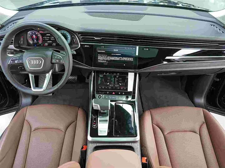 Фото 8 - Audi Q7