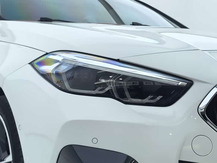 Photo 4 - BMW 2 Series