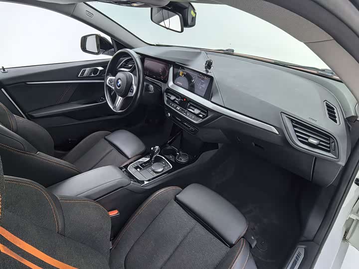 Photo 6 - BMW 2 Series