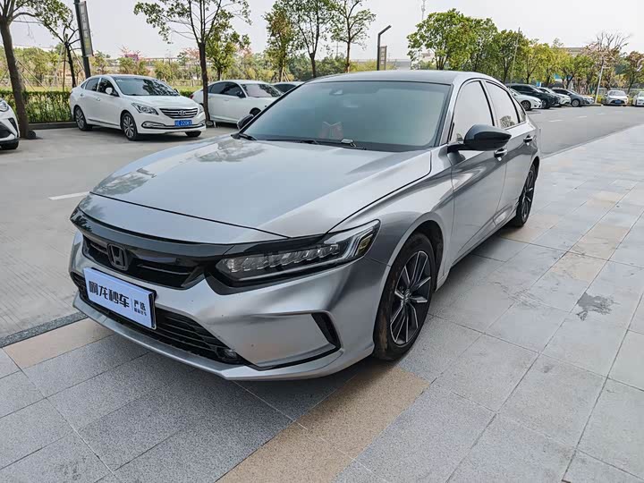 Фото 1 - Honda Inspire