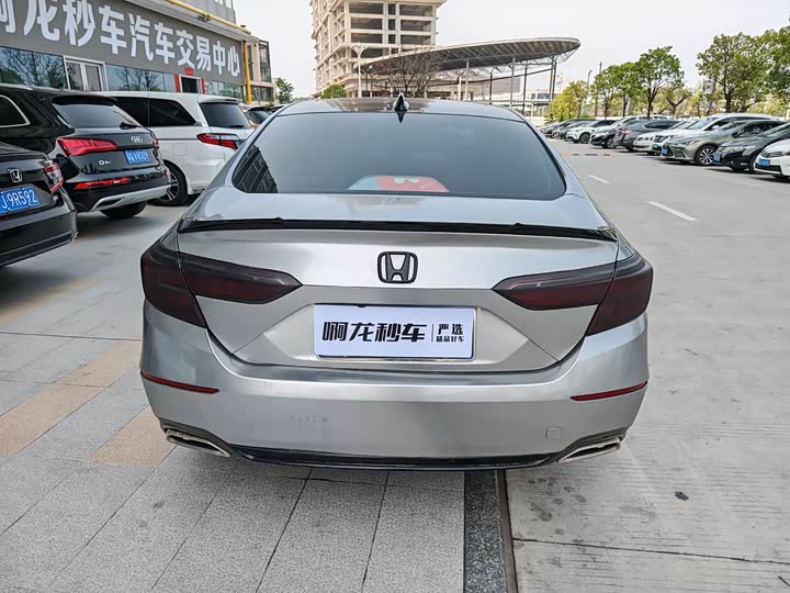 Фото 5 - Honda Inspire