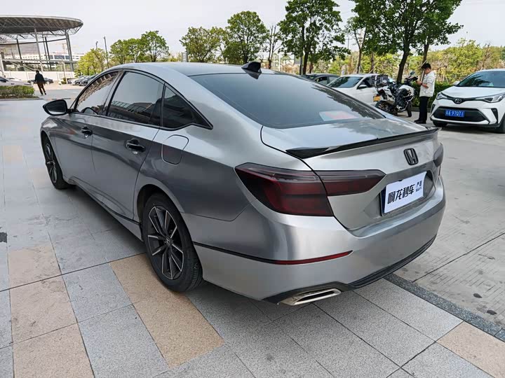 Фото 6 - Honda Inspire