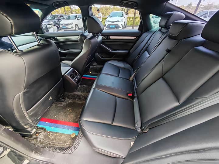 Фото 8 - Honda Inspire