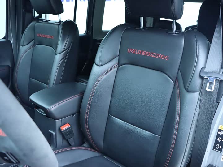 Jeep Wrangler 2021 2021款 2.0T 罗宾汉四门版