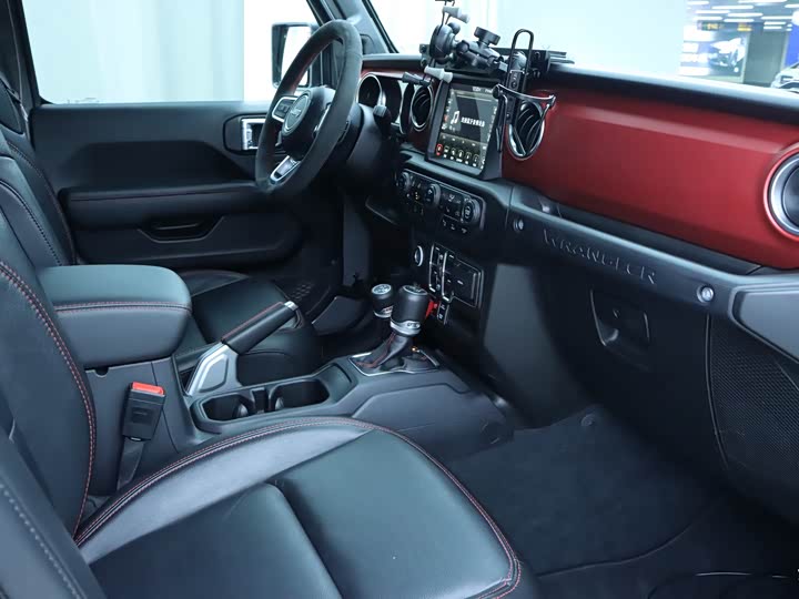 Jeep Wrangler 2021 2021款 2.0T 罗宾汉四门版