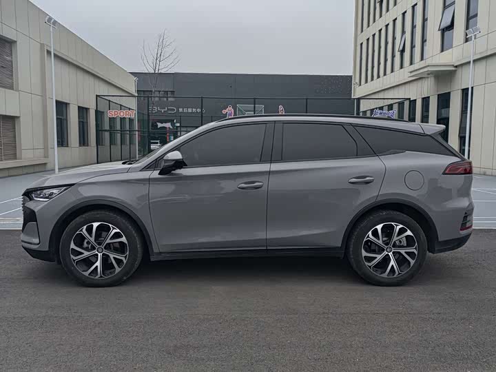 Фото 3 - BYD Tang Hybrid/EV