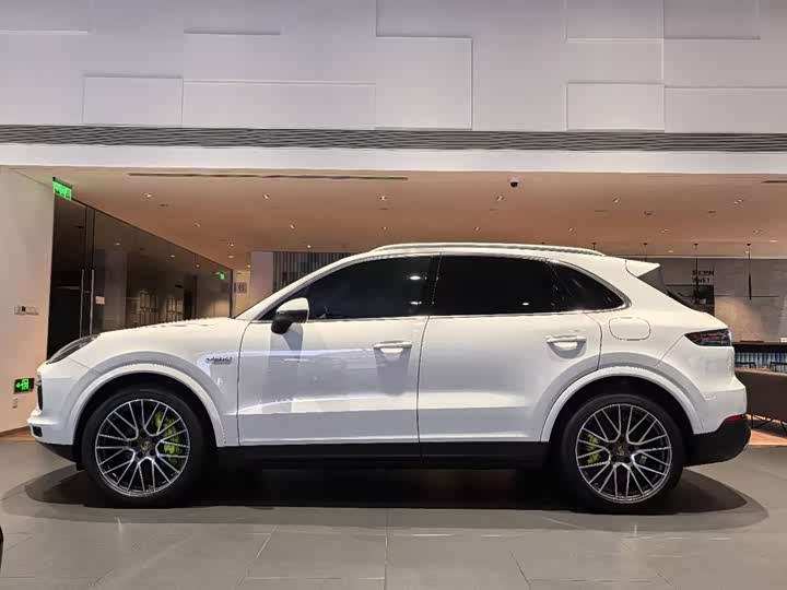 Фото 3 - Porsche Cayenne Hybrid