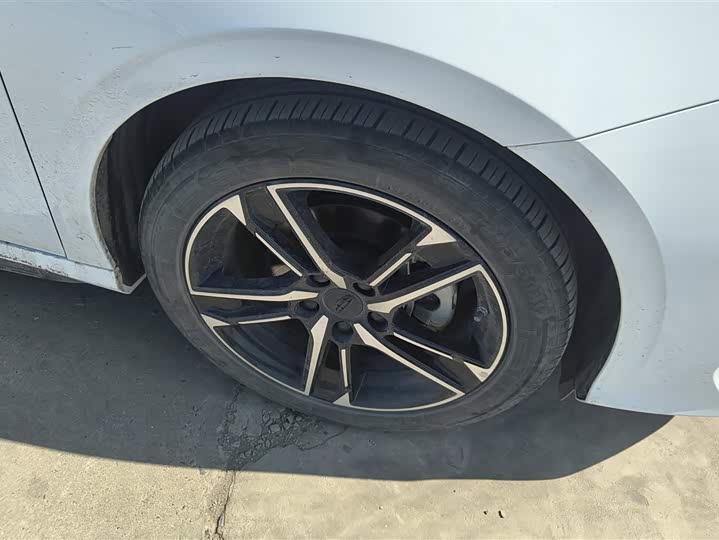 Photo 6 - Geely Binrui