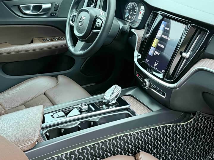 Фото 5 - Volvo S60