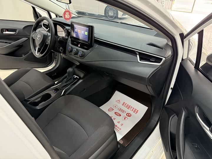 Фото 6 - Toyota Corolla